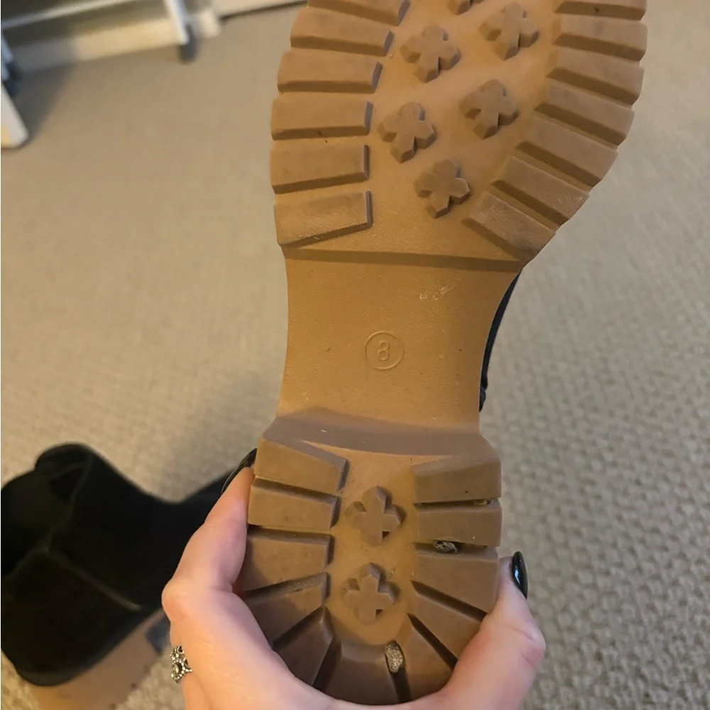 Universal Thread boot - Picture 3 of 4